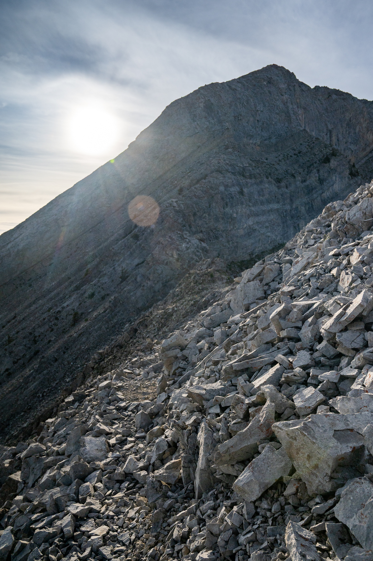 SE ridge to last wall trail