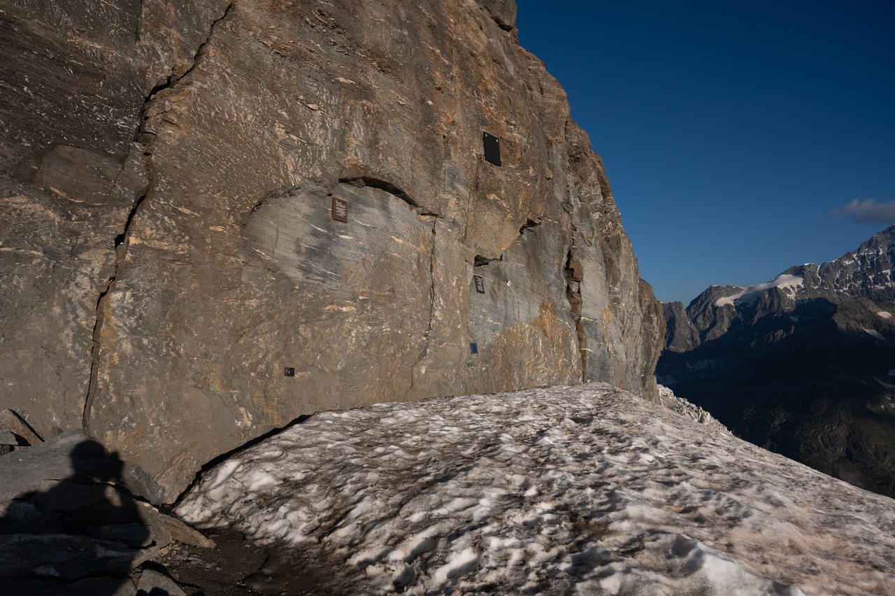 plaque-wall_
